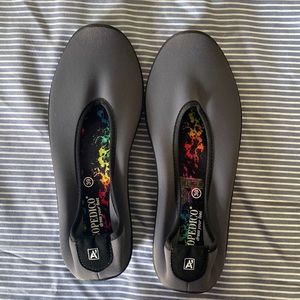 Women’s slip on shoes